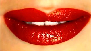 Carolina Sweets Fuckin' In The Counter With Her Tats - Juliana Grandi