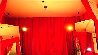 Fist fuck fetish babe plays with big toys