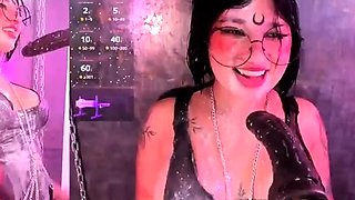 Amateur Teen Uses The Vibraking Toy Whitney