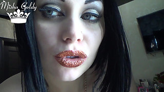 Golden lip seduction