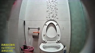 Cute amateur brunette naughty in solo jerking show on camera