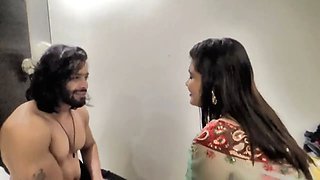 A horny housewife came to her neighbour's house and seduced that man and made a fucking session