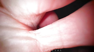 CLOSE UP FEET I have lost my virginity couple days ago but today I became foot fetish videos model