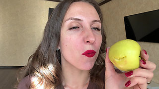 Swallow Bite Seduction POV