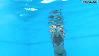 Underwater action with bonny Angelica Heart from Underwater Show