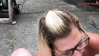 Amateur Blonde MILF Ashley Mason Gets Live Outdoor Facial Cumshot