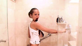 Teen Paris Milan Shower in Chocolate