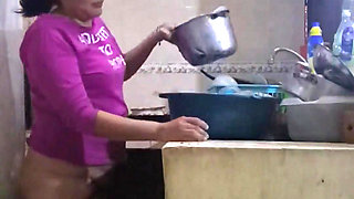 Employee Fucking and Sucking When She Washes Dirty Dishes