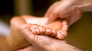 Glamour MILF temptress crazy sex scene