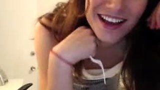 Amateur Webcam Teen Masturbates And Teases