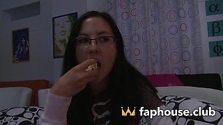 Blonde Teen's Deepthroat Delight in Fuck-a-thon Pussy Tasting!