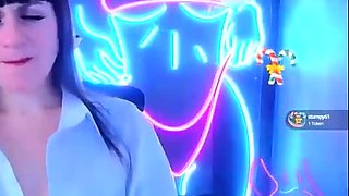 Teen goth brunette bara jerks and sucks cock