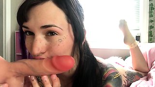 Hot Teen Chloe Toy Masturbates her Clit to Orgasm