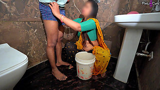 Mami Bhanja Affair- Woww! Mota Loda, Teri Mami Aaj Chudna Chahti H, Desi Indian Slut Sex in Bathroom by Her Bhanja