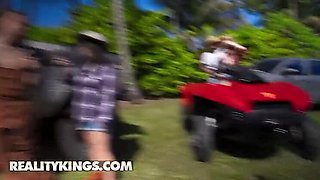 Reality Kings Public Sex - Cheerleader Kait Blowjob & Pussy Eating Outdoor with Lucas Frost
