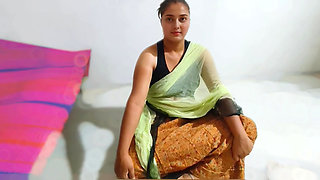 Indian Hot teen maid gave the massage, after started having sex with the boss after seeing big black DickFull hindi Audio