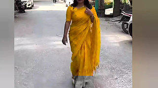 Indian hot figure young sister-in-law's bath!!   Sister-in-law's figure is very beautiful !! Secretly made video of desi village girl watching and masterbeing