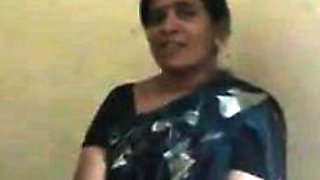 Indian Aunty Flashes Her Breasts
