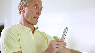 Raunchy vixen Chanel Camryn X-rated clip