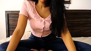 Amateur webcam brunette loves sucking on some fat cock
