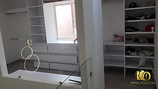 The Sexy Real Estate Saleswoman Offers a Property with the Right to See Her Naked and Fuck Her in Exchange for Closing a Deal