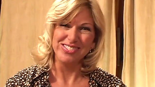 Blonde milf loves the big dick in pussy in mouth