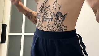 Small titted brunette teen fingering on the bed