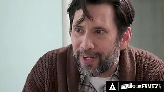 Family Threesome Anal: Kenzie Taylor's Big Tits Fucked by In-Law