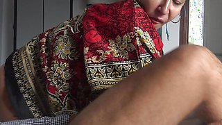 Married Kurdish Cleaning Maid Lets Tourist Cum In Her Mouth!!!