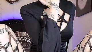 Amateur Webcam Teen Masturbates And Teases