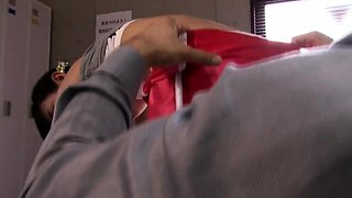 Asian masseuse fetish babe gives blowjob to her lucky client