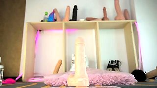 Cute amateur webcam teen girl toying pussy on webcam