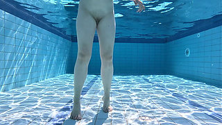 Swimming Fetish - Underwater Swimming Naked