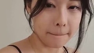 Good-looking Korean female anchor masturbates Korean+BJ live broadcast, ass, stockings, doggy style, Internet celebrity, oral sex, goddess, black stockings, peach butt Season 23