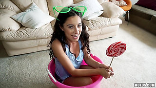Dont Break Me - Deepthroating Latina Makes It Fit