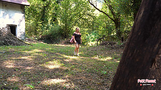 I Masturbate in Front of an Abandoned Farm!