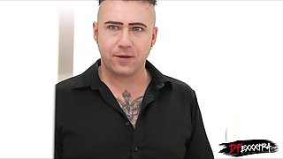 Holy fuck, that feels HUGE inside me!