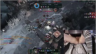 Im Back! Gamer Girl Playing Naked In Bed League Of Legends #20 Luna