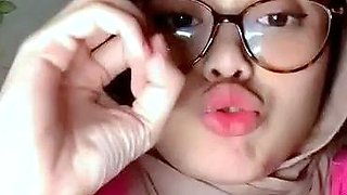 Baby icha live sambil pamer toge mulus putih