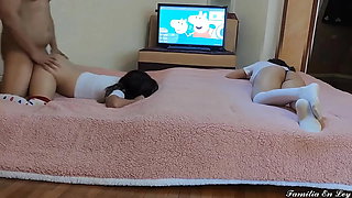 I Tell My Stepdaughter to Invite Her Best Friend to See Comics for Me to Fuck...