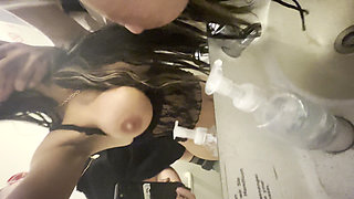 I Fuck an Arebe on a Plane, She Sucks My Cock and I Destroy It in the Bathroom