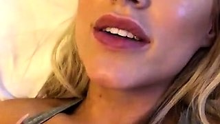 Close up amateur beauty uses her toy to masturbates