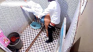 Amateur college girl Clarelia shows off her beautiful body in the shower