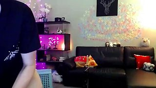 Hot amateur webcam teen masturbates for their fans