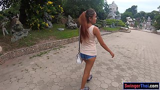 Crocodile feeding and twat pleasing