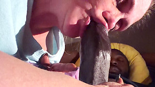 Headrietta: GILF Gives BBC Amazing Gumjob