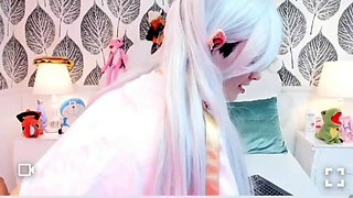 Exotic Japanese beauty captivates with daring passion in thrilling intimate play