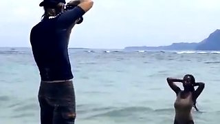 Public Flashing Of Big Natural Tits In The Moment Of Escape