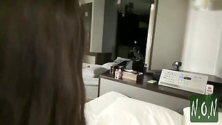 Scriptless Passion, a Cameraman Falls for the Receptionist and Captures a Real, Unstaged Encounter