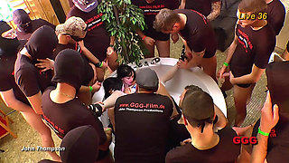 Asian Girl Deepthroats Outdoor and Lets Herself Be Anal Cumshot!